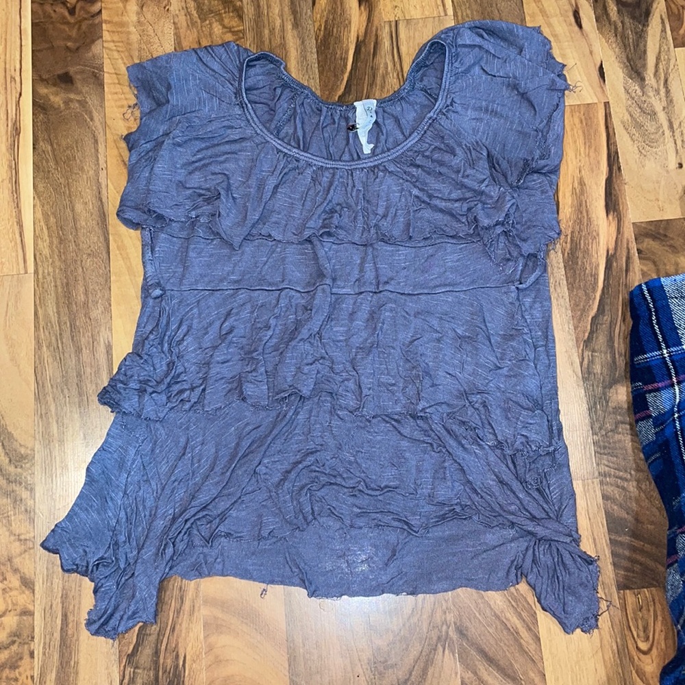 Discrete shirt